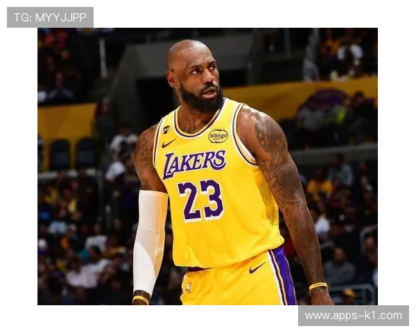 勒布朗挡拆造出错位明显提升球队关键得分效率