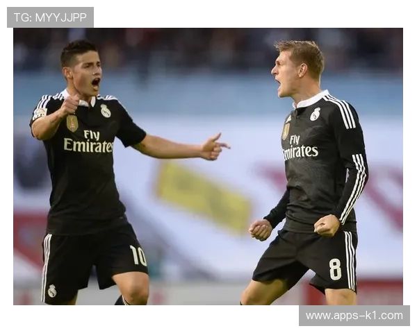 在体系分配下克罗斯与布鲁诺费尔南德斯传球偏向分散趋势