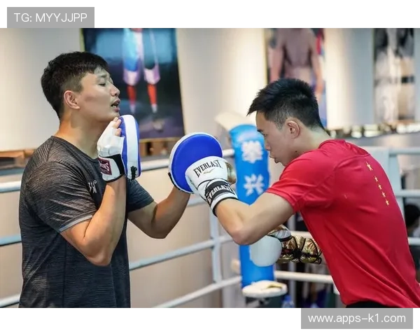 徐灿训练完直接去夜市撸串，自律人设崩了？