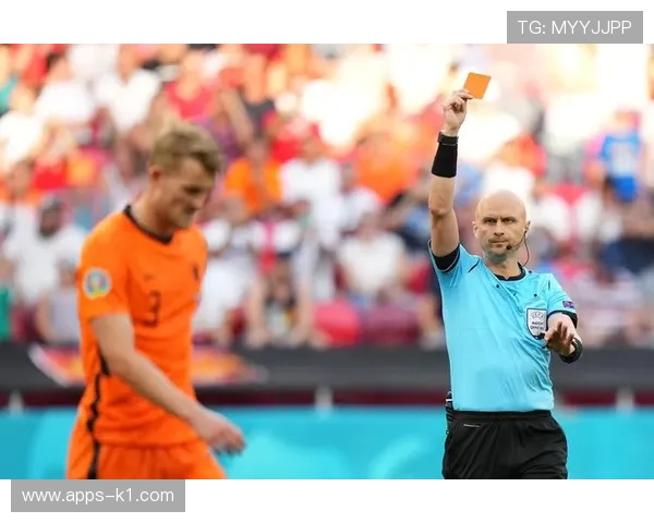 故意手球判罚标准：什么动作会被直接红牌罚下？