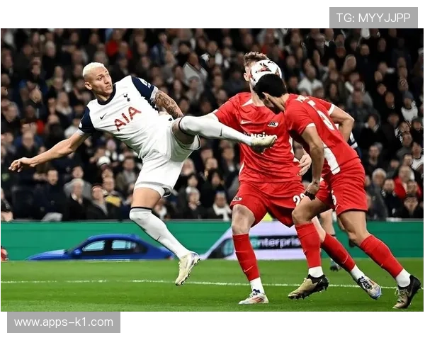 杰拉德强化中场直塞引领球队连续关键战压制对手后防